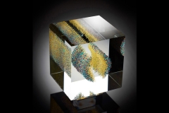 endlessly (2015) – 15x15x15 cm Optifloat, painted, glued, polished glass