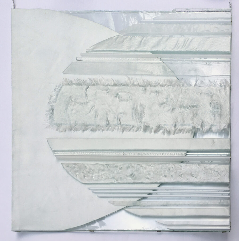 Together <br/>2024 · 60 x 60 x 1.5 cm · © Elke Mank